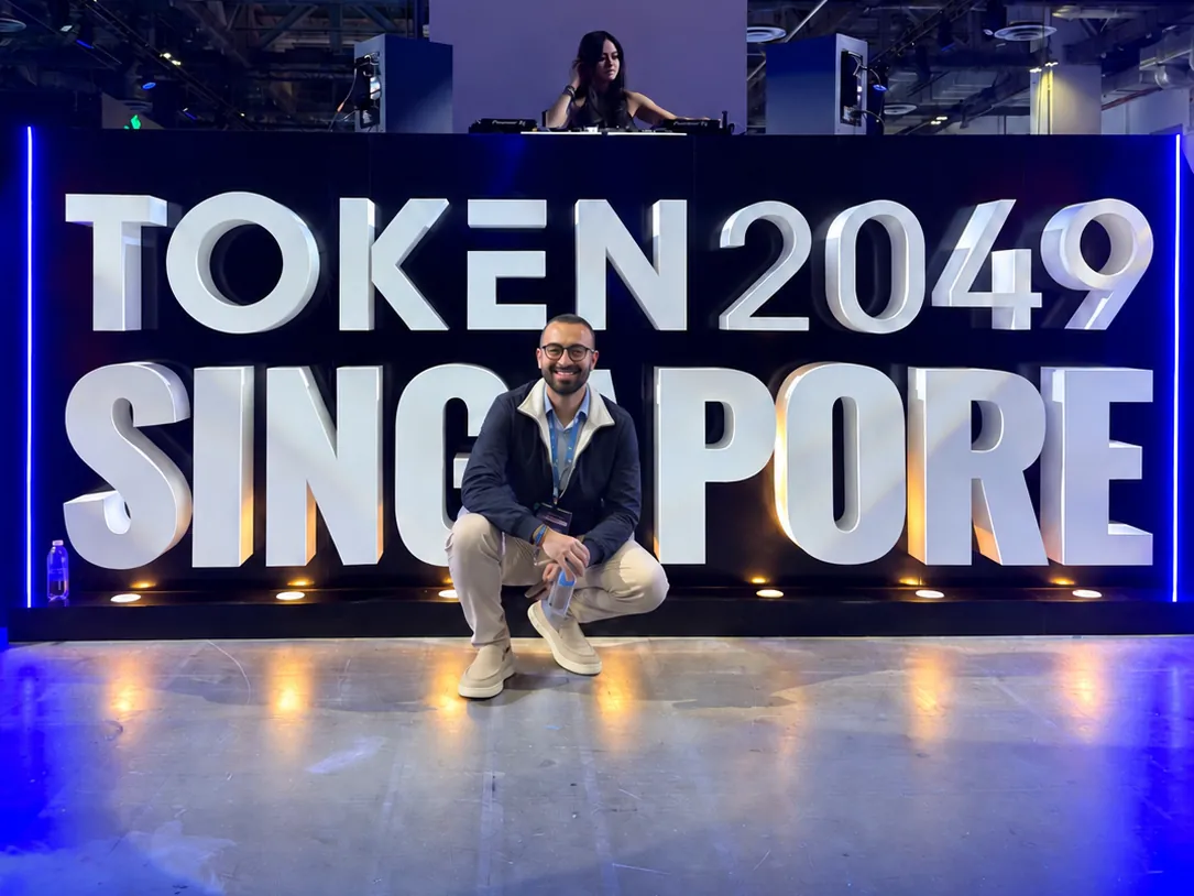 Rogério Berfran, CEO of MOIC, at the Token2049 Singapore 2026 sign
